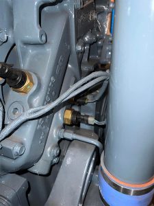 Detail MTU V12 Series 2000 850hp engine -1