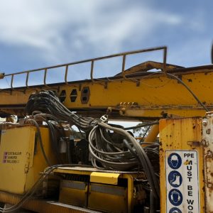 McCulloch DR800 drill rig mast and hydraulic hoses Ref 5840